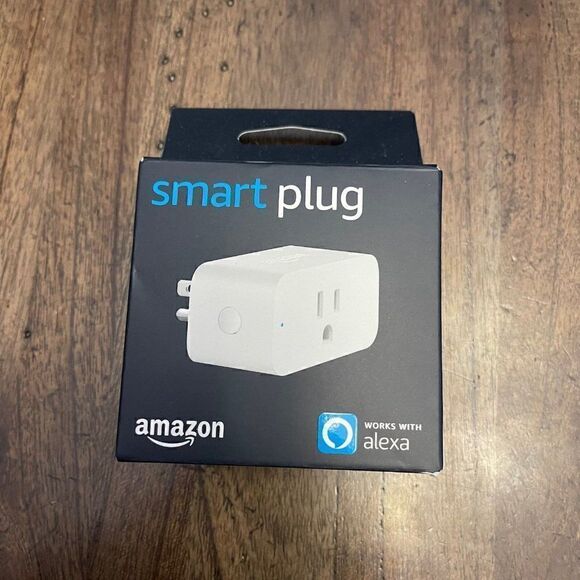 Amazon Smart Plug, for home automation, Works with Alexa - Picture 2 of 5